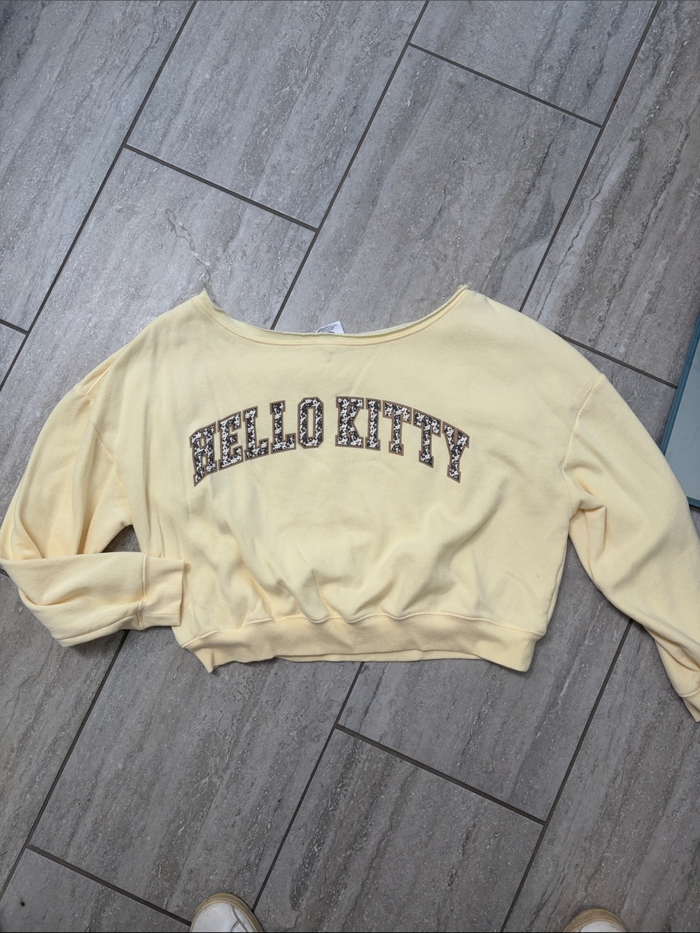 Hello Kitty Pale Yellow Crewneck Sweatshirt - Large